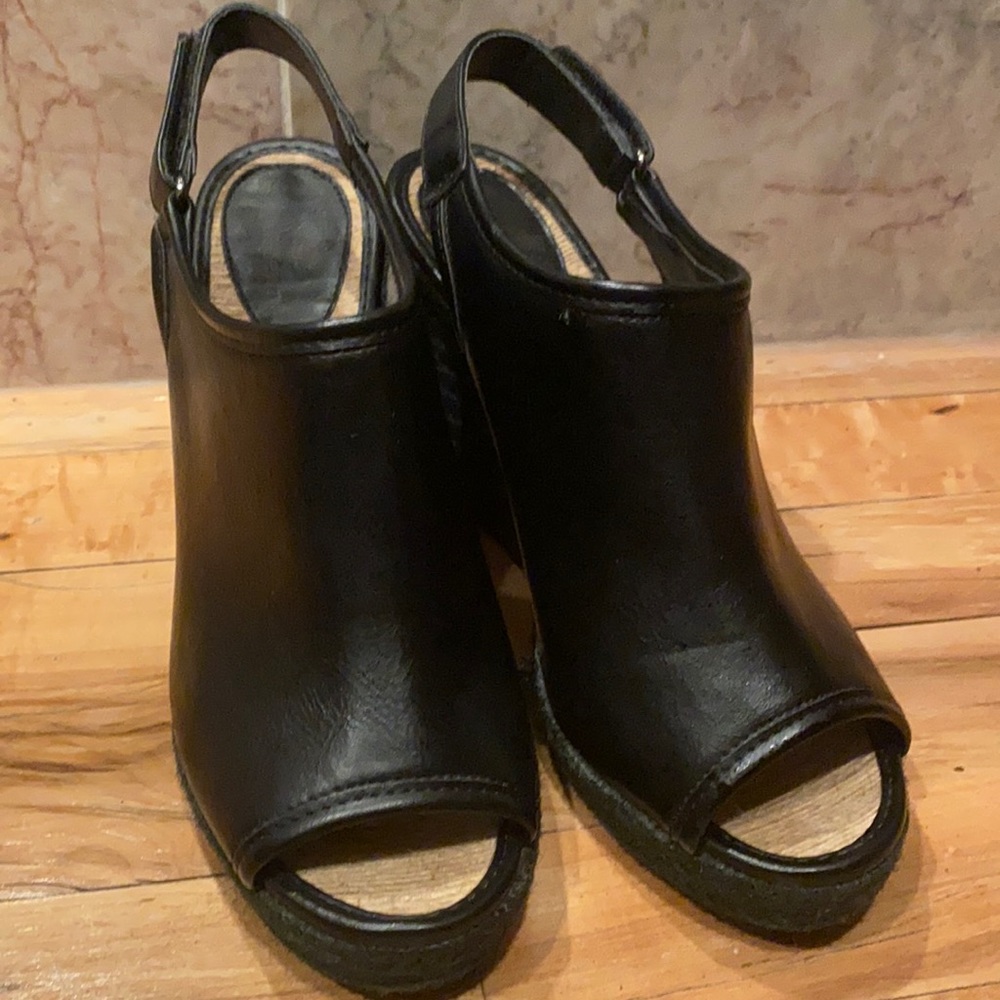Black wedge sandal size 8